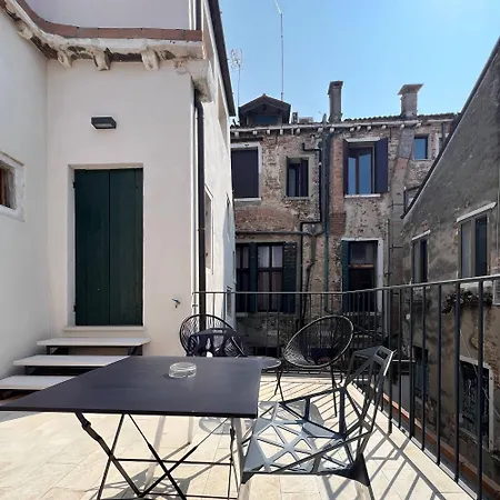 Palazzina Riva Lejlighed *