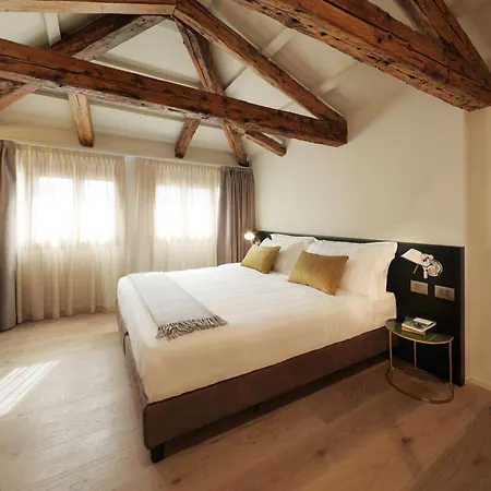 Palazzina Riva Apartman *