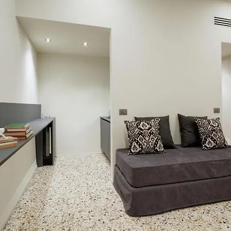 Palazzina Riva Apartment *