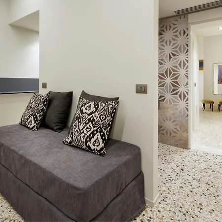 Palazzina Riva Apartment